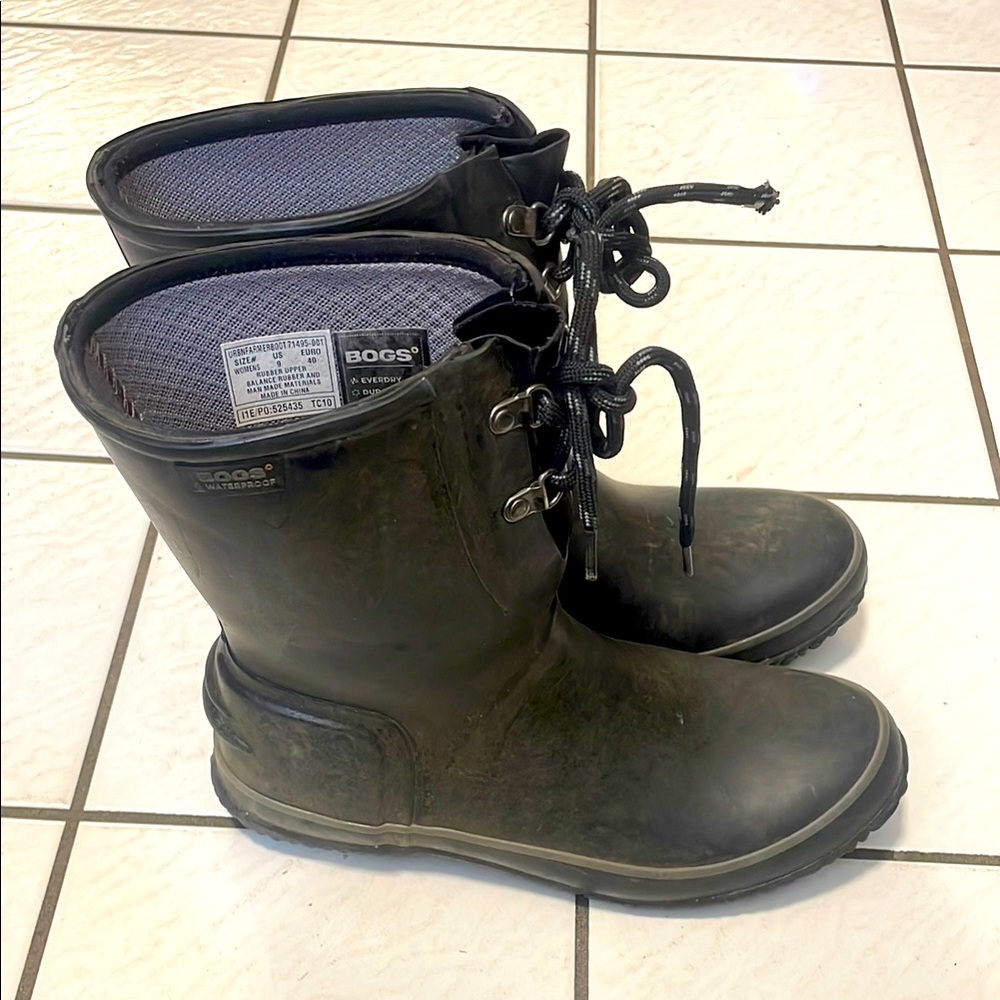 BOGS Durable Black Outdoor Boots